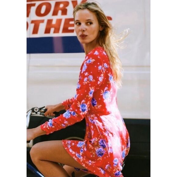 NWT Zara Blogger’s Favorite Red Floral Long Sleeve V-Neck Wrap Dress, Small - Picture 11 of 16